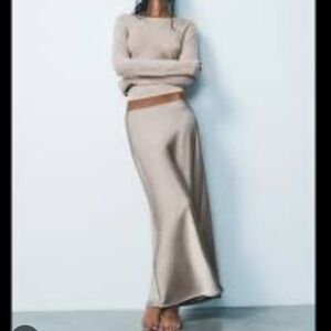 NWT Uniqlo Champagne Satin Maxi Skirt